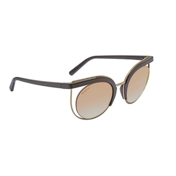 Salvatore Ferragamo - Picture 2 of 3